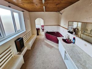 Photo 1- click for photo gallery